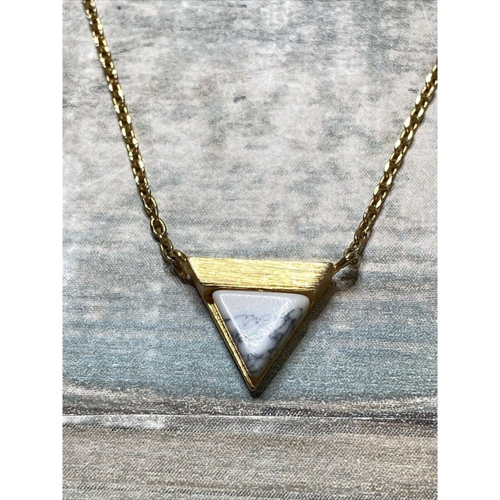Dainty Gold Tone Chain Triangle pendant‎ marble  Necklace 16" NWOT
